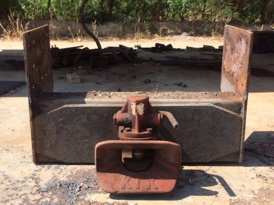 ขายแท่นและลำโพงKTK ใหญ่ ขายแท่นและลำโพงKTK ใหญ่