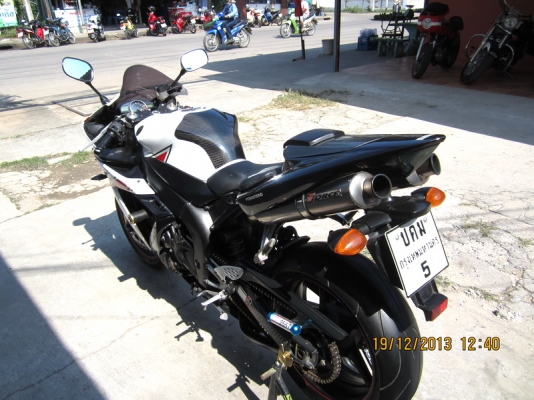 R1 ปี04 ทะเบียนพร้อมโอน(โอนนอก)ลายmoto GP ท่อไทเนียมโหดๆ