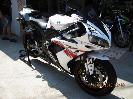 R1 ปี04 ทะเบียนพร้อมโอน(โอนนอก)ลายmoto GP ท่อไทเนียมโหดๆ