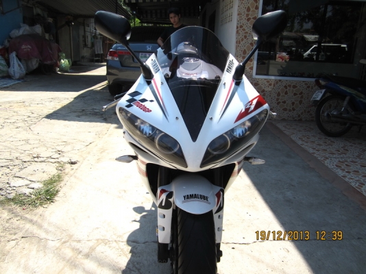 R1 ปี04 ทะเบียนพร้อมโอน(โอนนอก)ลายmoto GP ท่อไทเนียมโหดๆ