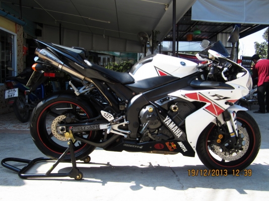 R1 ปี04 ทะเบียนพร้อมโอน(โอนนอก)ลายmoto GP ท่อไทเนียมโหดๆ