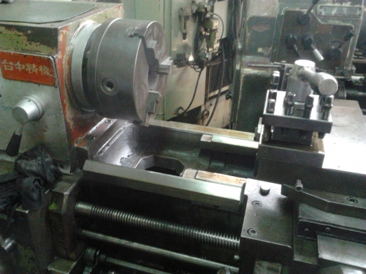 ขายเครื่องกลึง VICTOR  6 ฟุตมีจอ