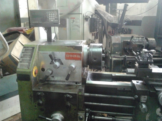 ขายเครื่องกลึง VICTOR  6 ฟุตมีจอ