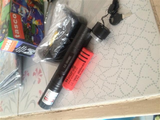 ขายเลเซอร์ 2 สีในแท่งเดี่ยว ลดราคา 50 เปอร์เซอร์