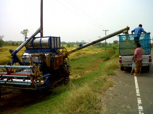 ขายรถเกี่ยวข้าว