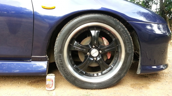 ขายรถมาสด้า 323  5ประตู