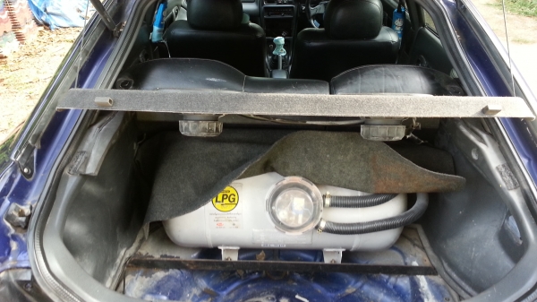 ขายรถมาสด้า 323  5ประตู