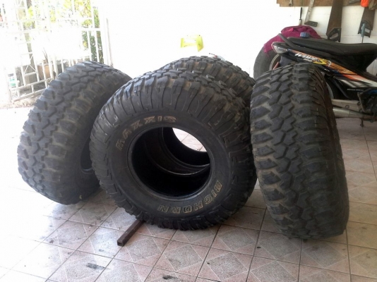ยางmaxxis 33`` 12.50 R15 สภาพสวย ยางmaxxis 33`` 12.50 R15 สภาพสวย