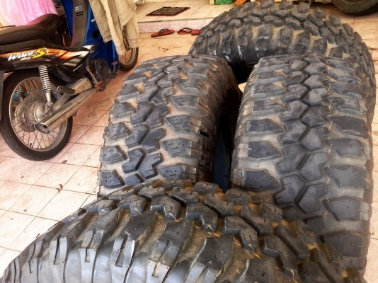 ยางmaxxis 33`` 12.50 R15 สภาพสวย ยางmaxxis 33`` 12.50 R15 สภาพสวย