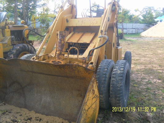 รถตักโคมัสสุSD23-1เก่านอกพร้อมใช้ราคาถูก295000