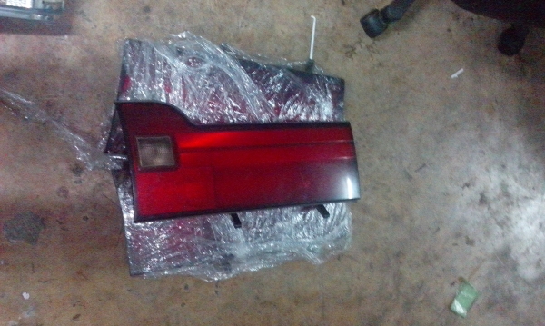 ไฟท้าย/ทับทิมหลังรถตู้หัวจรวด1ชุด