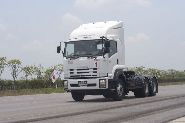 ขายรถบรรทุกใหม่ทุกรุ่น รถบรรทุก อีซูซุ isuzu ทุกรุ่น โทร 093-224-5664 คุณตุ๊กตา