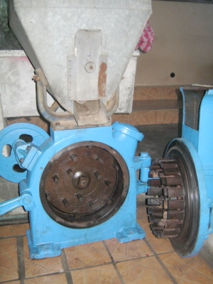 เครื่องบดป่น เครื่องโม่บด