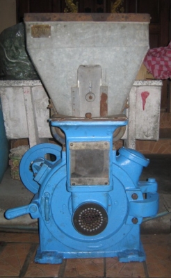 เครื่องบดป่น เครื่องโม่บด