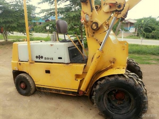 รถตักล้อยาง ยี่ห้อ KOMATSU รุ่น SD15 รถตักล้อยาง ยี่ห้อ KOMATSU รุ่น SD15