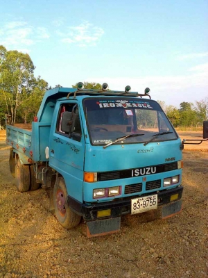 ขาย ISUZU NKR เครื่องดีแคชซีสวย