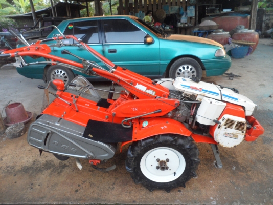 รถพรวนดินเดินตาม KUBOTA T702