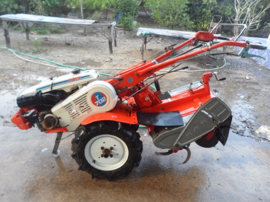 รถพรวนดินเดินตาม KUBOTA T702