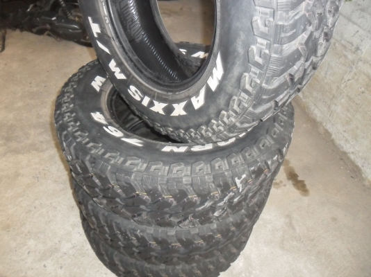 ยาง MAXXIS BIGHRON 245/75R16ปี10 สวยๆ 4 เส้น ราคา 5900 บาท