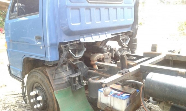 รถอีซูซุ 6 ล้อดั้ม 115 แรงม้า ปี 38. สนใจติดต่อ 081 - 6079515 รถอีซูซุ 6 ล้อดั้ม 115 แรงม้า ปี 38. สนใจติดต่อ 081 - 6079515