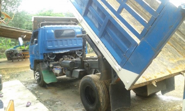 รถอีซูซุ 6 ล้อดั้ม 115 แรงม้า ปี 38. สนใจติดต่อ 081 - 6079515 รถอีซูซุ 6 ล้อดั้ม 115 แรงม้า ปี 38. สนใจติดต่อ 081 - 6079515