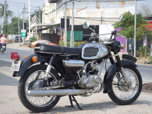 วุฒินนบุรี// ขาย คาวาวากิ B1 สภาพสวยเดิมๆของแท้เยอะคับเครื่องดีมีทะเบียน