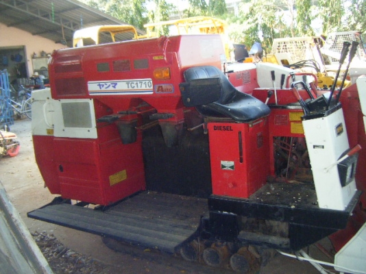 รถเกี่ยวข้าวนั่งขับญี่ปุ่น