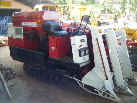 รถเกี่ยวข้าวนั่งขับญี่ปุ่น