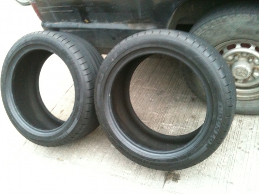 ขายยาง DUNLOP 275/40/18 ปี11 เยอรมัน สภาพสวยๆ ใช้ได้อีกนาน