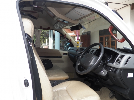 ขายรถตู้commuter2.5D4Dปี2011แต่งVIP   ราคา 1030000 บาท