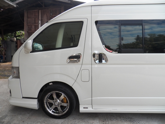 ขายรถตู้commuter2.5D4Dปี2011แต่งVIP   ราคา 1030000 บาท