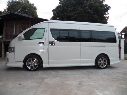 ขายรถตู้commuter2.5D4Dปี2011แต่งVIP   ราคา 1030000 บาท