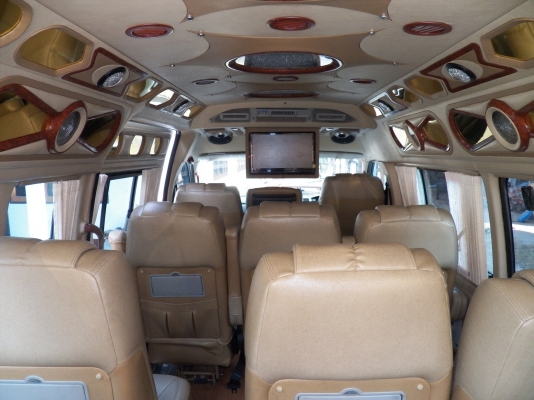 ขายรถตู้commuter2.5D4Dปี2011แต่งVIP   ราคา 1030000 บาท