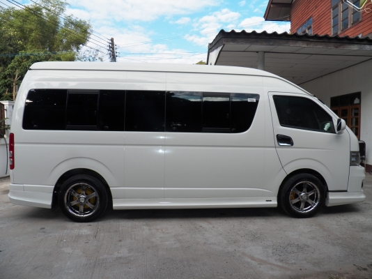 ขายรถตู้commuter2.5D4Dปี2011แต่งVIP   ราคา 1030000 บาท