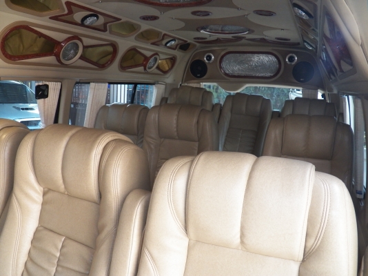 ขายรถตู้commuter2.5D4Dปี2011แต่งVIP   ราคา 1030000 บาท