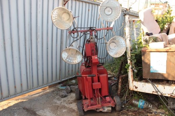 ขายเครื่องปั่นไฟพร้อมสปอร์ตไลค์ นำเข้า ราคา 58,000 บาท