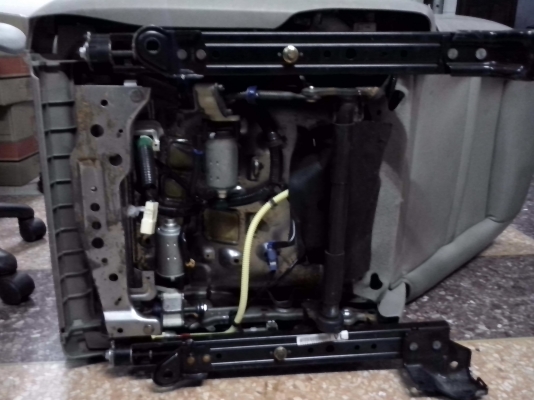 เบาะนั่ง หุ้มหนัง ไฟฟ้า ราคาถูกม๊าก 2500 บาท ต่อ ตัว