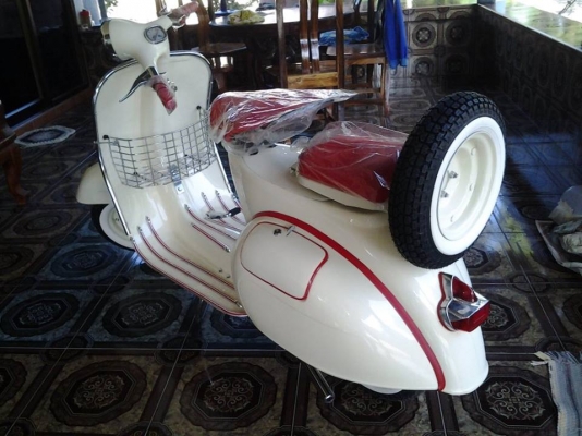 ขาย vespa 64 อินเดีย no book สีคลีม เครื่อง px 5 พอตแรงๆครับ มีเอกสารอินวอย พรบ.ให้ครับ รถประกอบทำใหม่ทั้งคันครับราคา 49999 บาท สนใจ 0826336557 ครับ