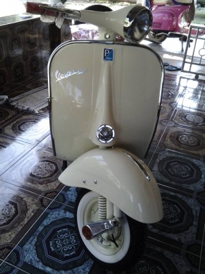 ขาย vespa 64 อินเดีย no book สีคลีม เครื่อง px 5 พอตแรงๆครับ มีเอกสารอินวอย พรบ.ให้ครับ รถประกอบทำใหม่ทั้งคันครับราคา 49999 บาท สนใจ 0826336557 ครับ