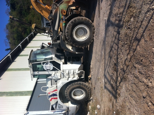 ขายรถตักล้อยางพร้อมใช้งาน