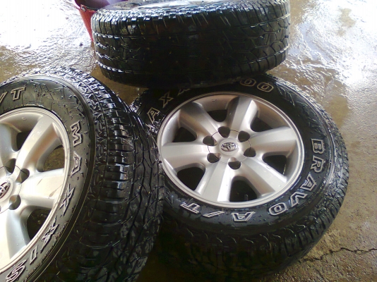 ล้อ+ยาง265-65-17 ปี10เยอะนิ่มไม่ช้ำ