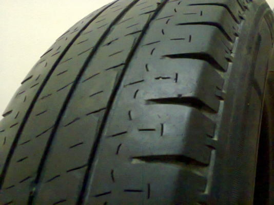 AGILIS 215-70-15 ปี11 1ชุด-3500