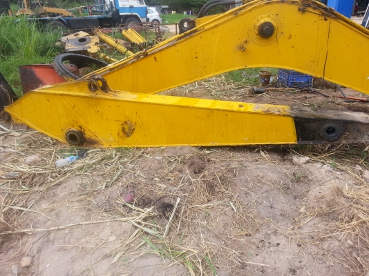 ขายด่วน บูม+อาม KOMATSU PC200-5 ราคาถูก ขายด่วน บูม+อาม KOMATSU PC200-5 ราคาถูก