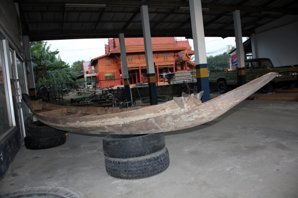 เรือพายม้า