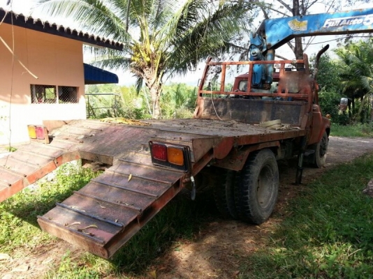 รถโตโยต้า 6 ล้อ ติดเครน 5 ตัน. ท้ายลาด 130 แรงม้า. สนใจติดต่อ 081 - 6079515