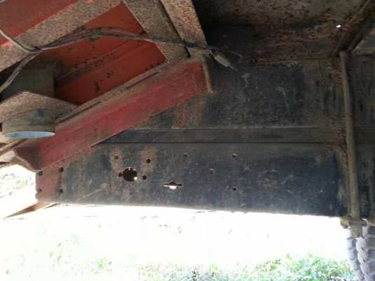 รถโตโยต้า 6 ล้อ ติดเครน 5 ตัน. ท้ายลาด 130 แรงม้า. สนใจติดต่อ 081 - 6079515