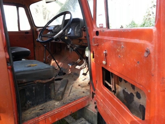 รถโตโยต้า 6 ล้อ ติดเครน 5 ตัน. ท้ายลาด 130 แรงม้า. สนใจติดต่อ 081 - 6079515