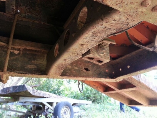 รถโตโยต้า 6 ล้อ ติดเครน 5 ตัน. ท้ายลาด 130 แรงม้า. สนใจติดต่อ 081 - 6079515