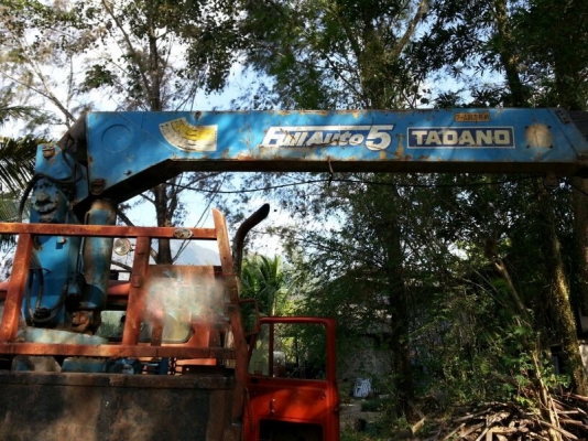 รถโตโยต้า 6 ล้อ ติดเครน 5 ตัน. ท้ายลาด 130 แรงม้า. สนใจติดต่อ 081 - 6079515