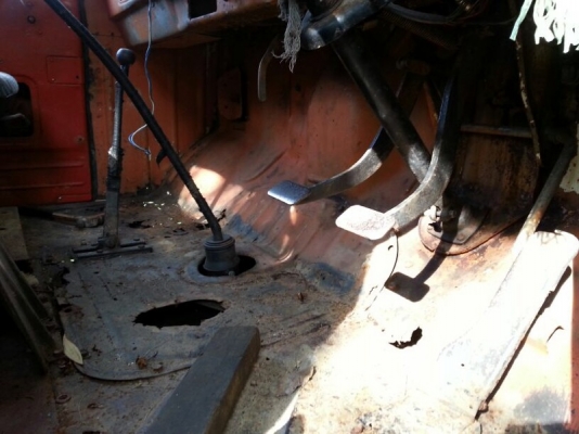 รถโตโยต้า 6 ล้อ ติดเครน 5 ตัน. ท้ายลาด 130 แรงม้า. สนใจติดต่อ 081 - 6079515